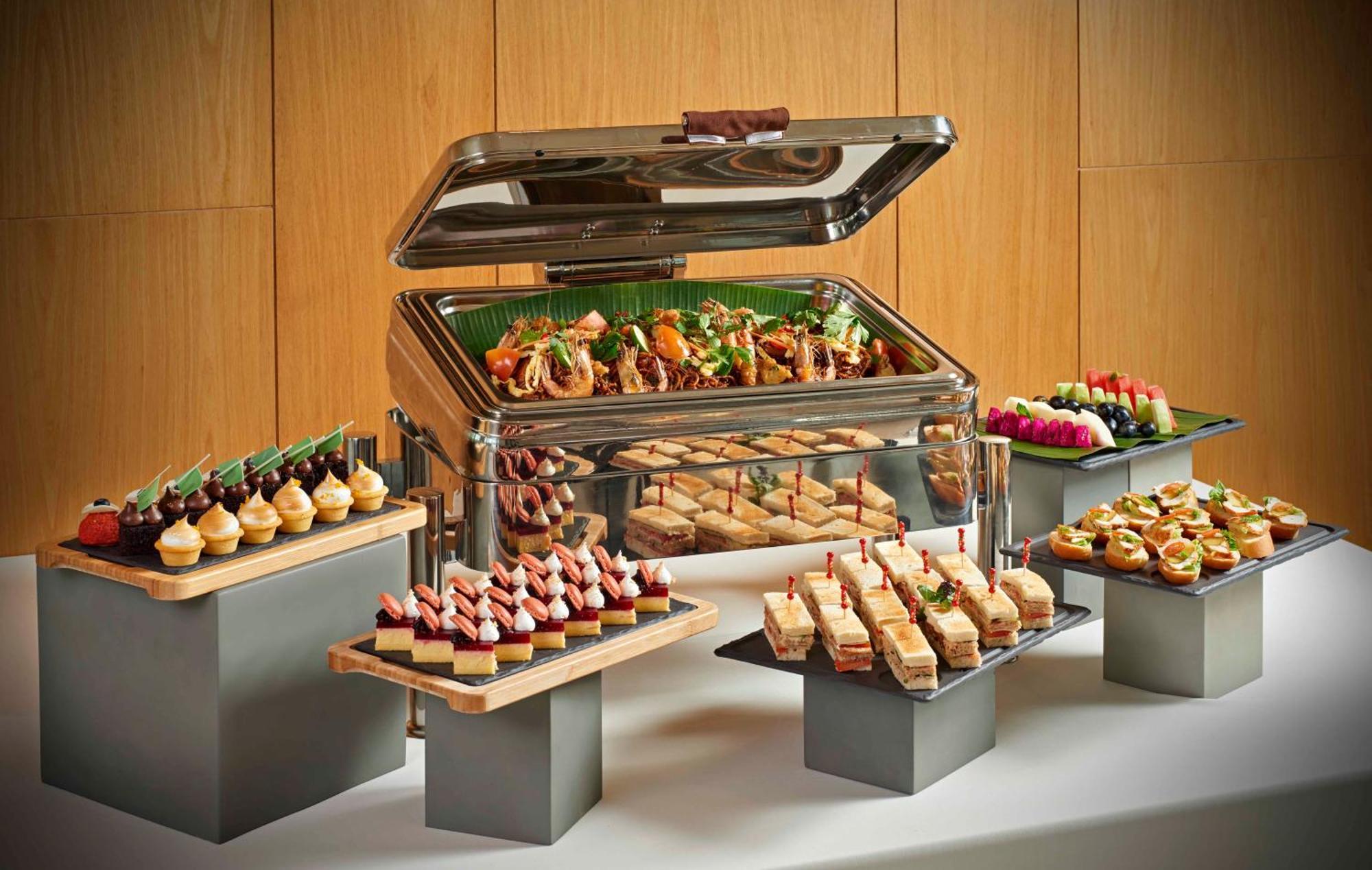 The Westin Desaru Coast Resort Eksteriør billede A chafing dish