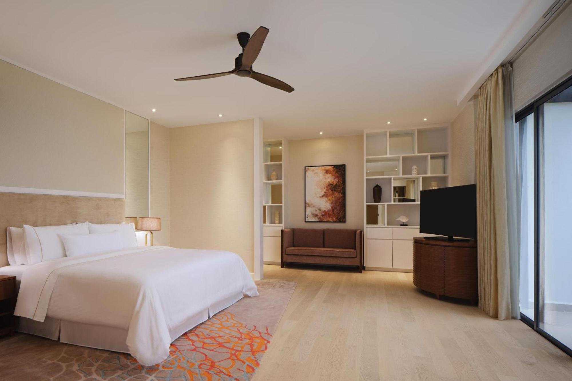 The Westin Desaru Coast Resort Eksteriør billede A bedroom at the hotel