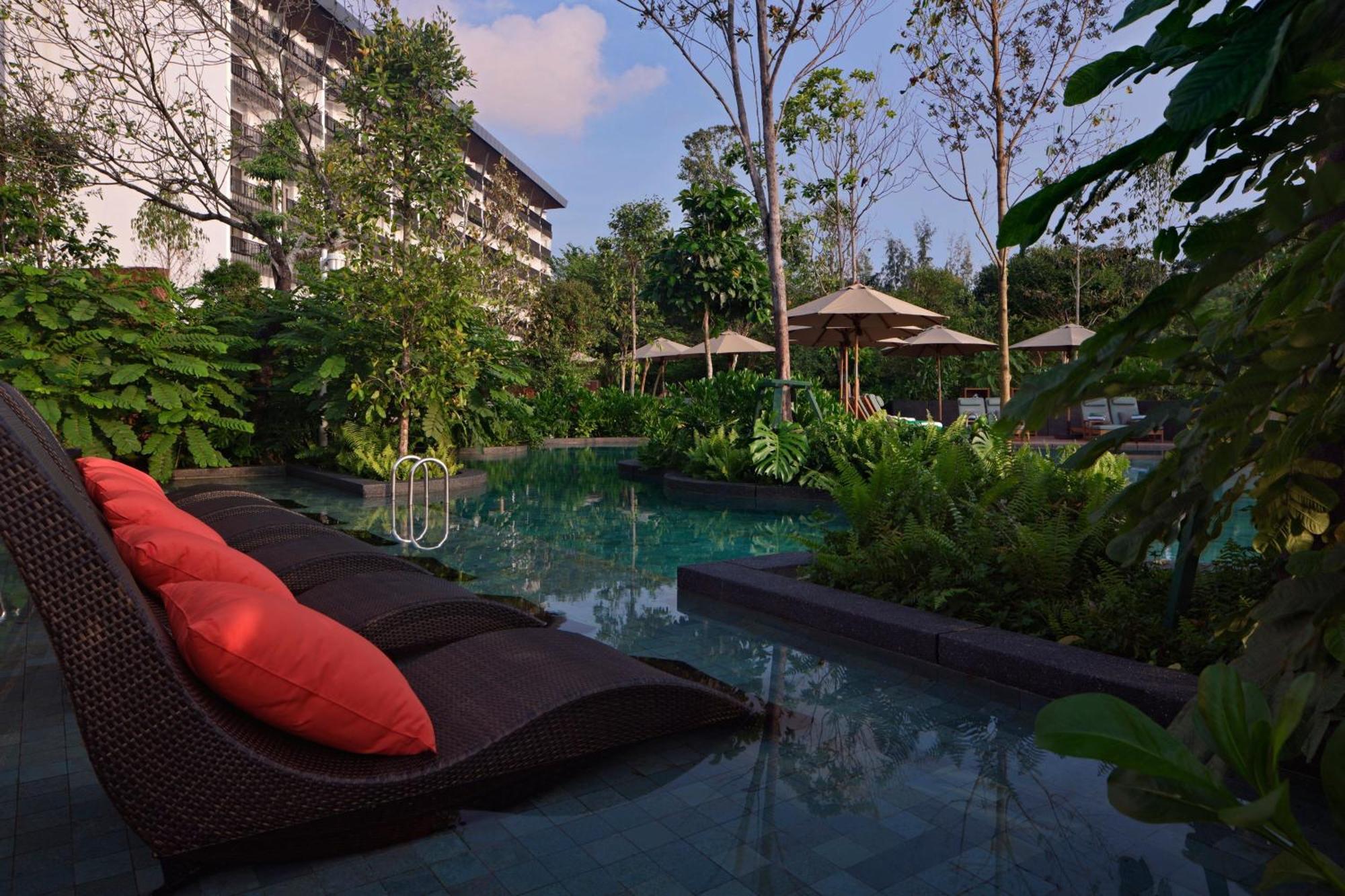The Westin Desaru Coast Resort Eksteriør billede The swimming pool at the resort